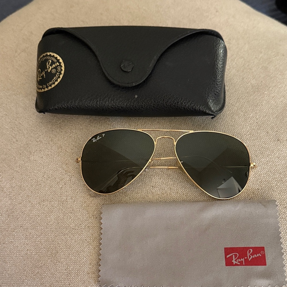 Ray-Ban Gold Aviator Sunglasses with Black Case